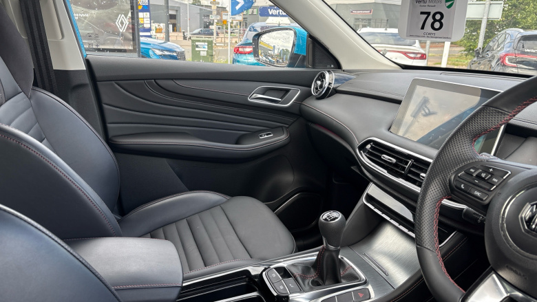 MG HS 1.5 T-GDI Trophy 5dr Petrol Hatchback